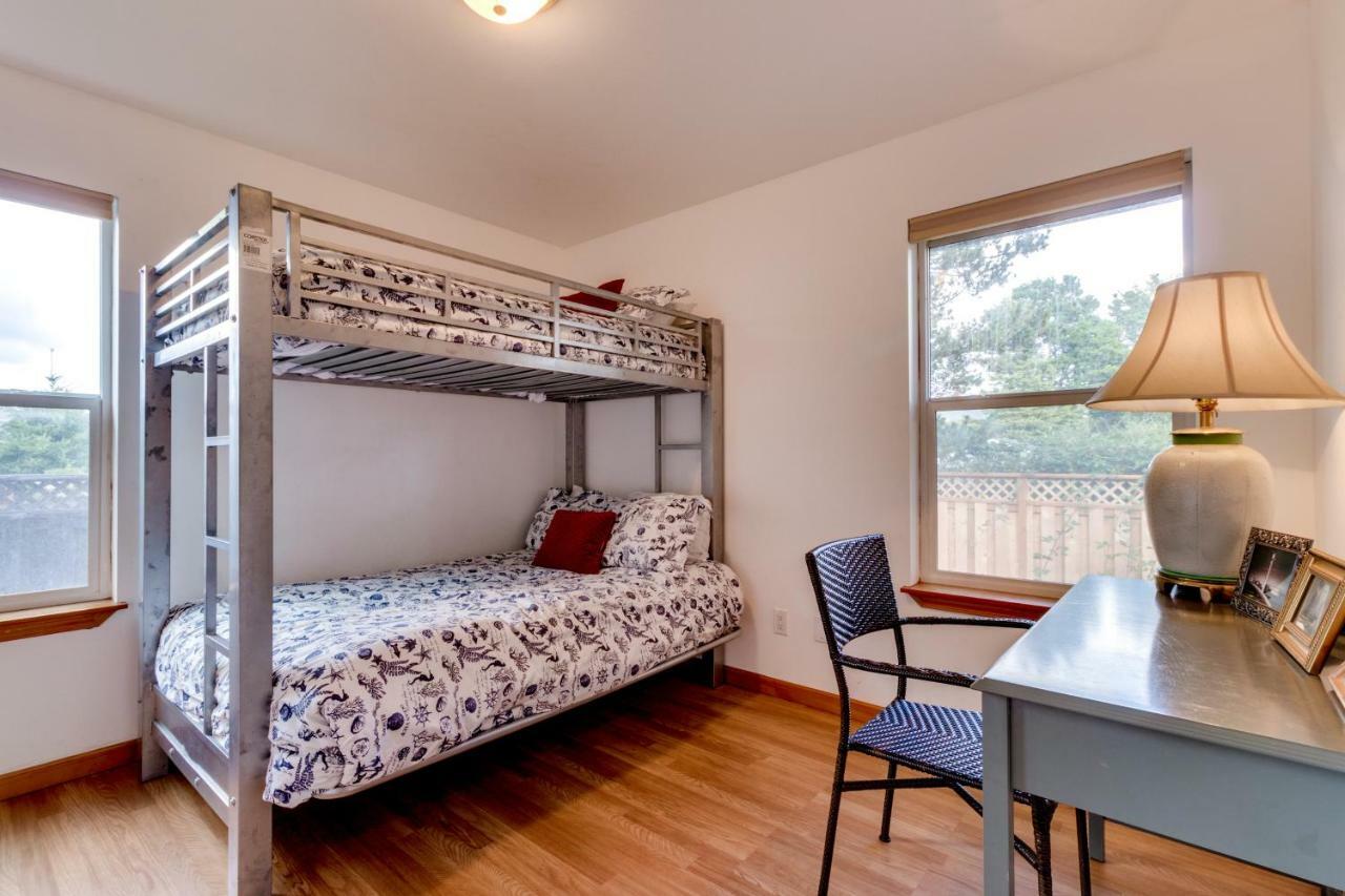 Edgewood Getaway Villa Сийсайд Екстериор снимка